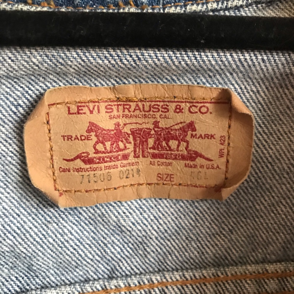 -SOLD- Vintage Levi’s Trucker Jean Jacket - Picture 4 of 6